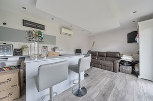 Garden studio- click for photo gallery